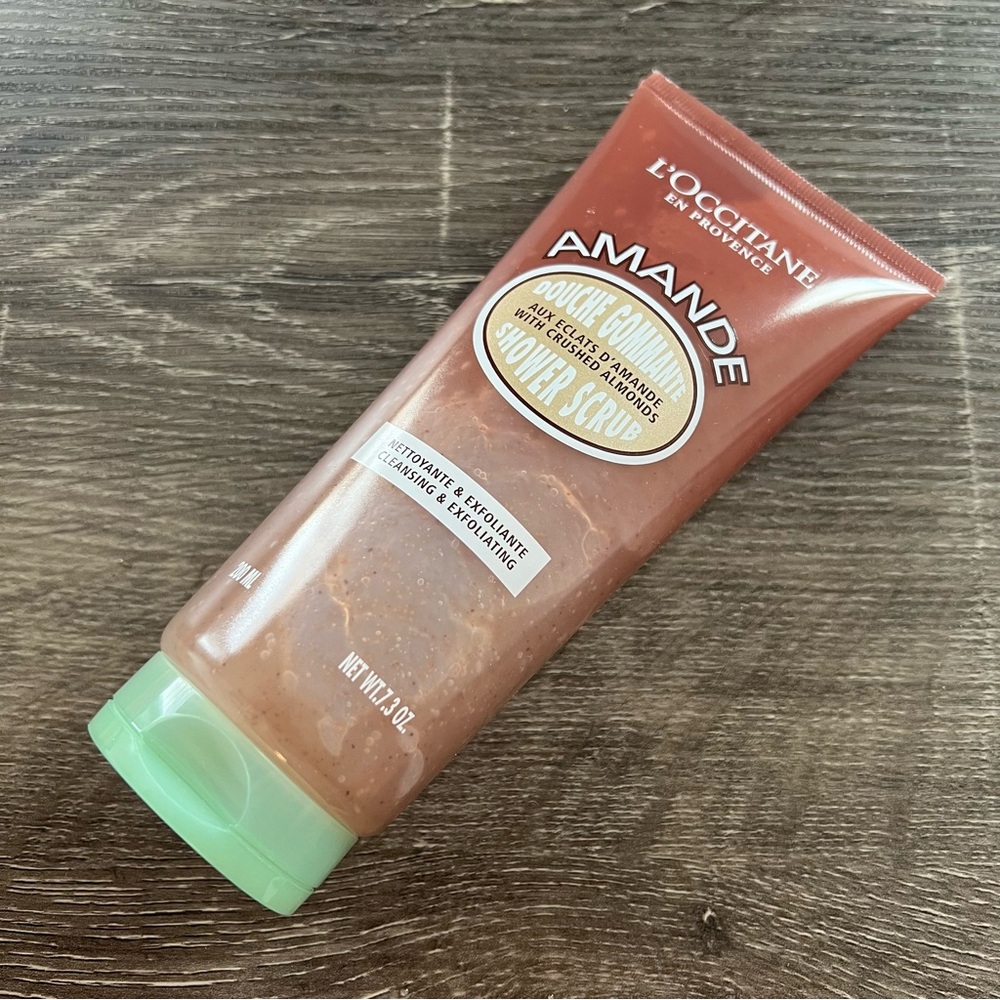 L'Occitane Amande Shower Scrub 200ml
